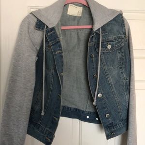 Fashionable denim jacket